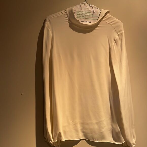 Ssense NWT theory mock neck 100% silk ivory long sleeve top small - Picture 5 of 10